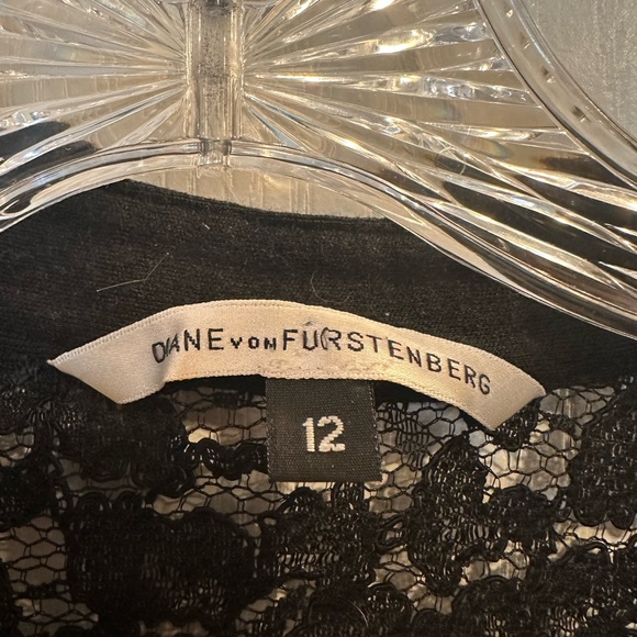 Diane Von Furstenberg Allover Floral Flower Semi Sheer Lace Black Blouse sz 12 - Picture 2 of 5